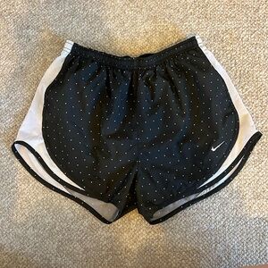 Nike Tempo Dri-fit running shorts | black athletic shorts with built in liner